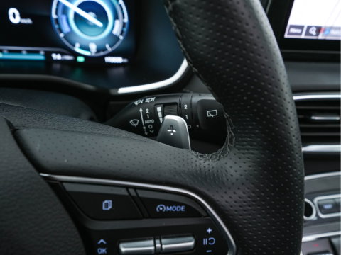 Hyundai Santa Fe 1.6 T-GDI HEV Premium Sky (Face-lift) (INCL-BTW) *PANO | LEATHER | FULL-LED | ADAPTIVE-CRUISE | BLINDSPOT | MEMORY-PACK | DIGI-COCKPIT | SHIFTPADDLES | PRIVACYGLASS | NAVI-FULLMAP | HEAD-UP |19''ALU*