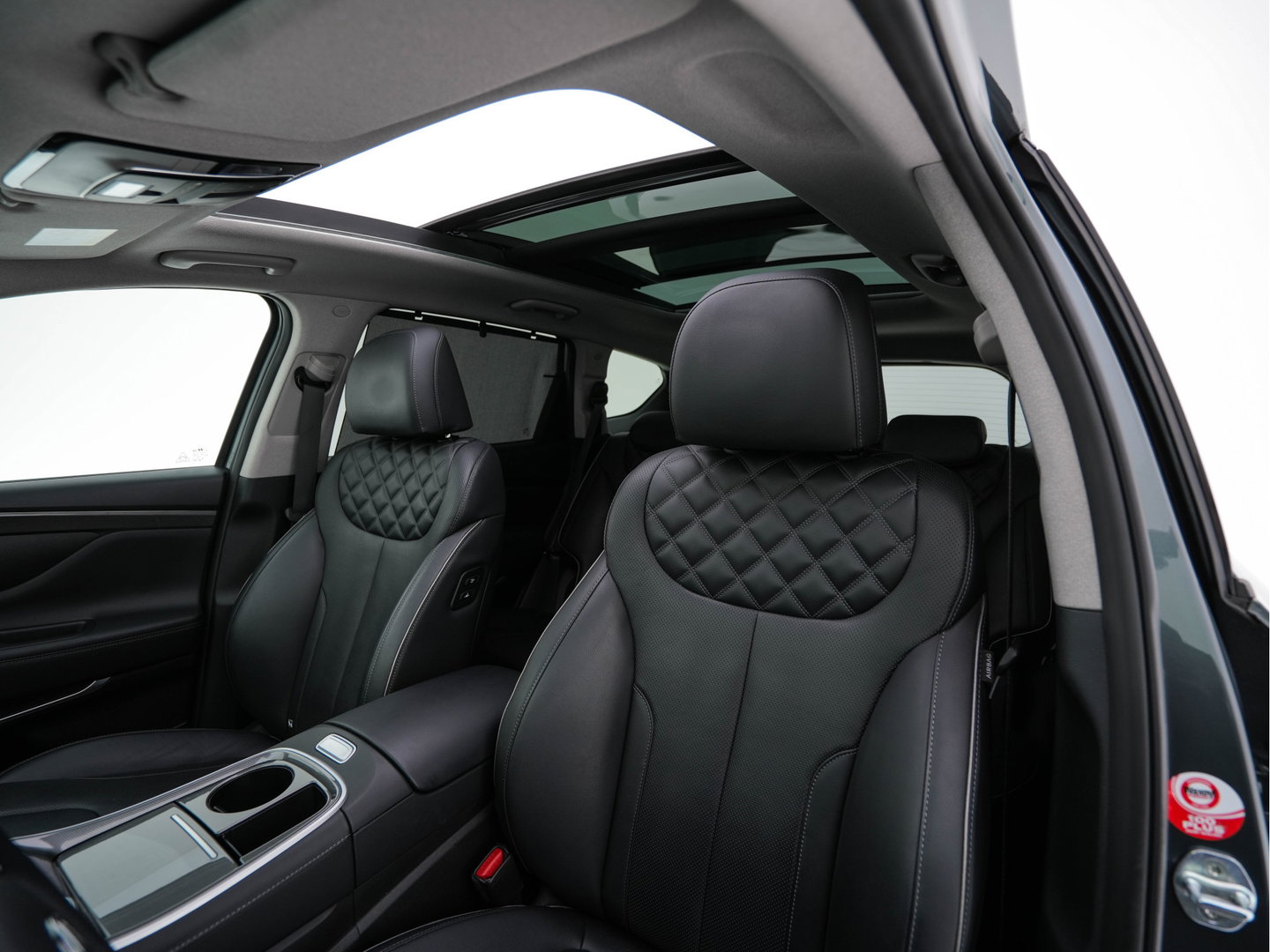 Hyundai Santa Fe 1.6 T-GDI HEV Premium Sky (Face-lift) (INCL-BTW) *PANO | LEATHER | FULL-LED | ADAPTIVE-CRUISE | BLINDSPOT | MEMORY-PACK | DIGI-COCKPIT | SHIFTPADDLES | PRIVACYGLASS | NAVI-FULLMAP | HEAD-UP |19''ALU*