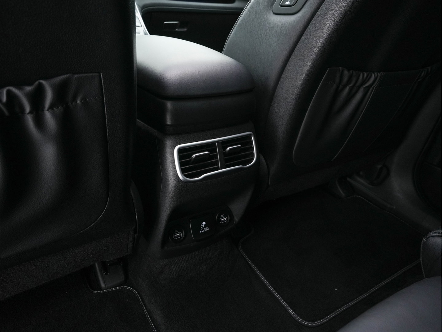 Hyundai Santa Fe 1.6 T-GDI HEV Premium Sky (Face-lift) (INCL-BTW) *PANO | LEATHER | FULL-LED | ADAPTIVE-CRUISE | BLINDSPOT | MEMORY-PACK | DIGI-COCKPIT | SHIFTPADDLES | PRIVACYGLASS | NAVI-FULLMAP | HEAD-UP |19''ALU*