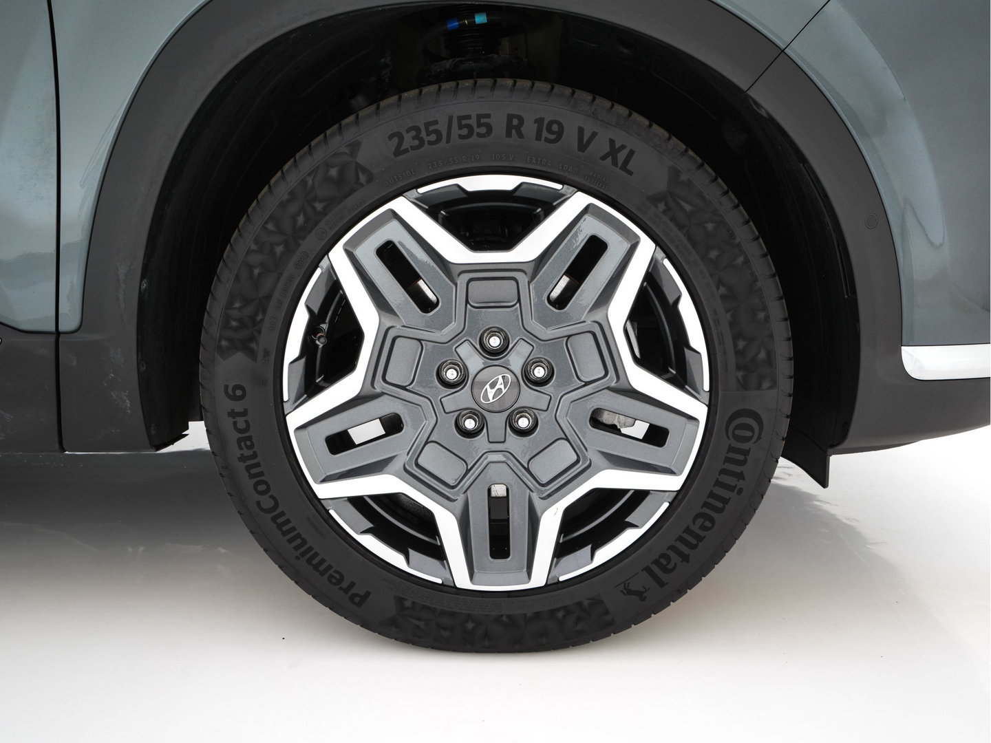 Hyundai Santa Fe 1.6 T-GDI HEV Premium Sky (Face-lift) (INCL-BTW) *PANO | LEATHER | FULL-LED | ADAPTIVE-CRUISE | BLINDSPOT | MEMORY-PACK | DIGI-COCKPIT | SHIFTPADDLES | PRIVACYGLASS | NAVI-FULLMAP | HEAD-UP |19''ALU*