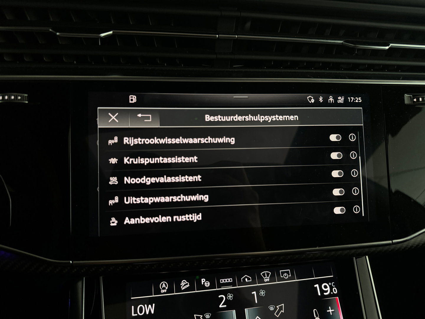 Audi RSQ8 4.0 TFSI quattro Pano|Ceramic|HuD|B&O 3D|Trekhaak