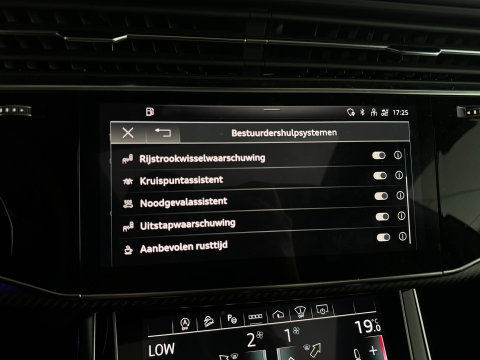 Audi RSQ8 4.0 TFSI quattro Pano|Ceramic|HuD|B&O 3D|Trekhaak