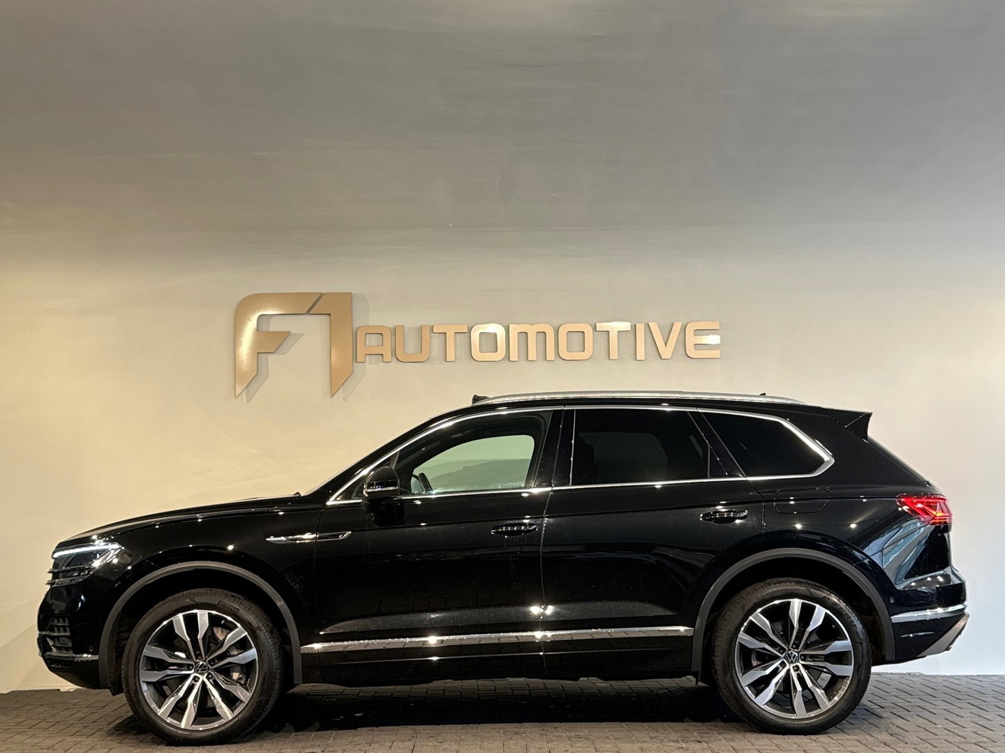 Volkswagen Touareg 3.0 TSi e-Hybrid 4M R Pano|Memory|Trekhaak