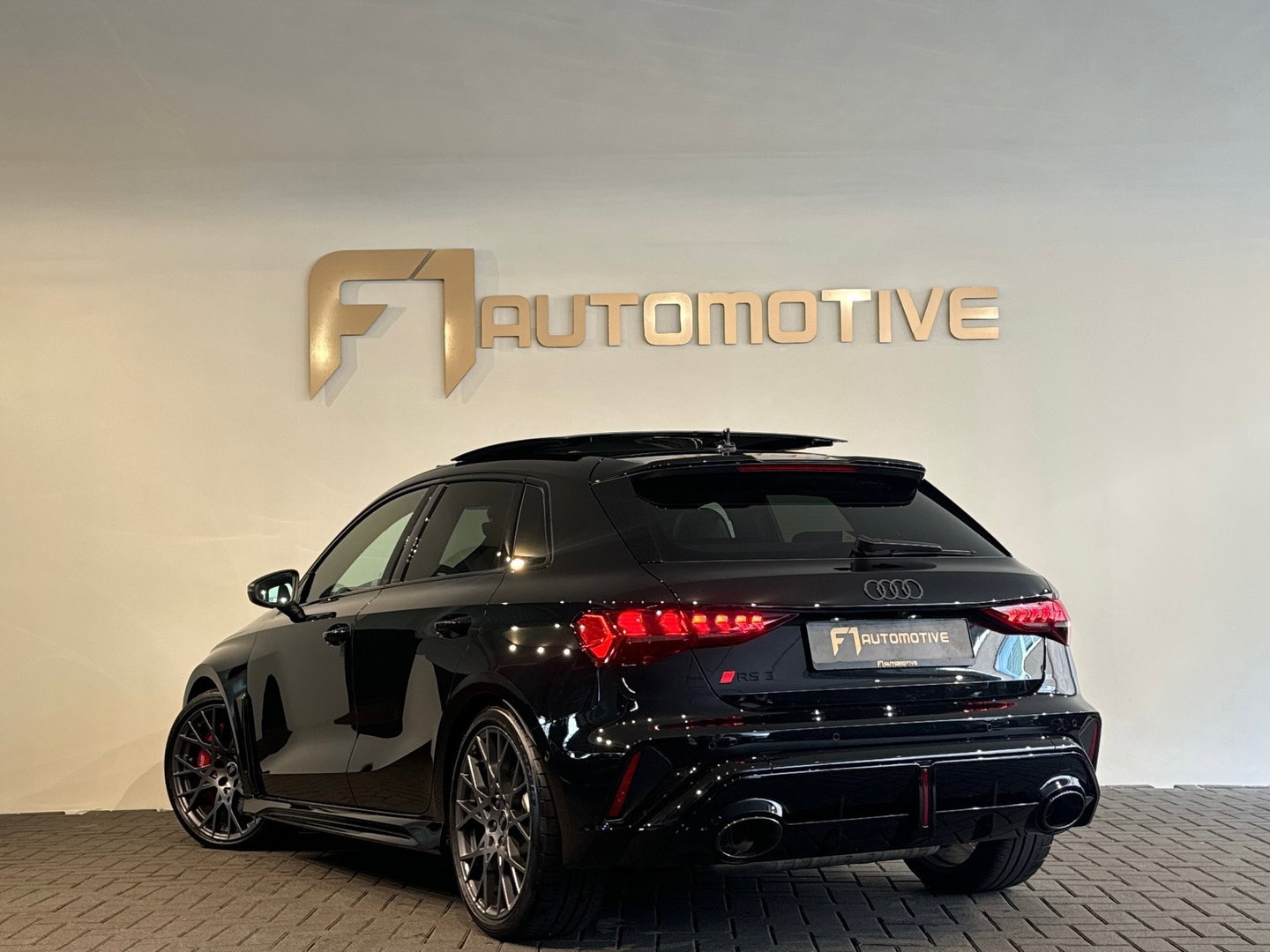Audi RS3 Sportback 2.5 TFSI quattro Pano|Kuip|HuD|Sonos|VOL