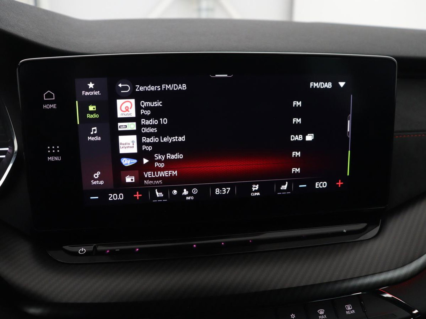 Škoda Octavia 1.4 TSI RS iV PHEV Business | Stoelverwarming | Matrix LED | Carplay | Sportstoelen | Keyless | Virtual Cockpit | Parkeerhulp | Sfeerverlichting | Side Assist | Cruise control | Plug In