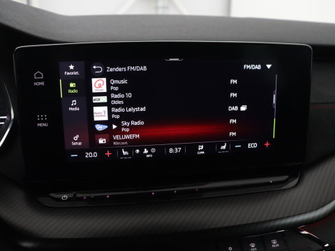 Škoda Octavia 1.4 TSI RS iV PHEV Business | Stoelverwarming | Matrix LED | Carplay | Sportstoelen | Keyless | Virtual Cockpit | Parkeerhulp | Sfeerverlichting | Side Assist | Cruise control | Plug In