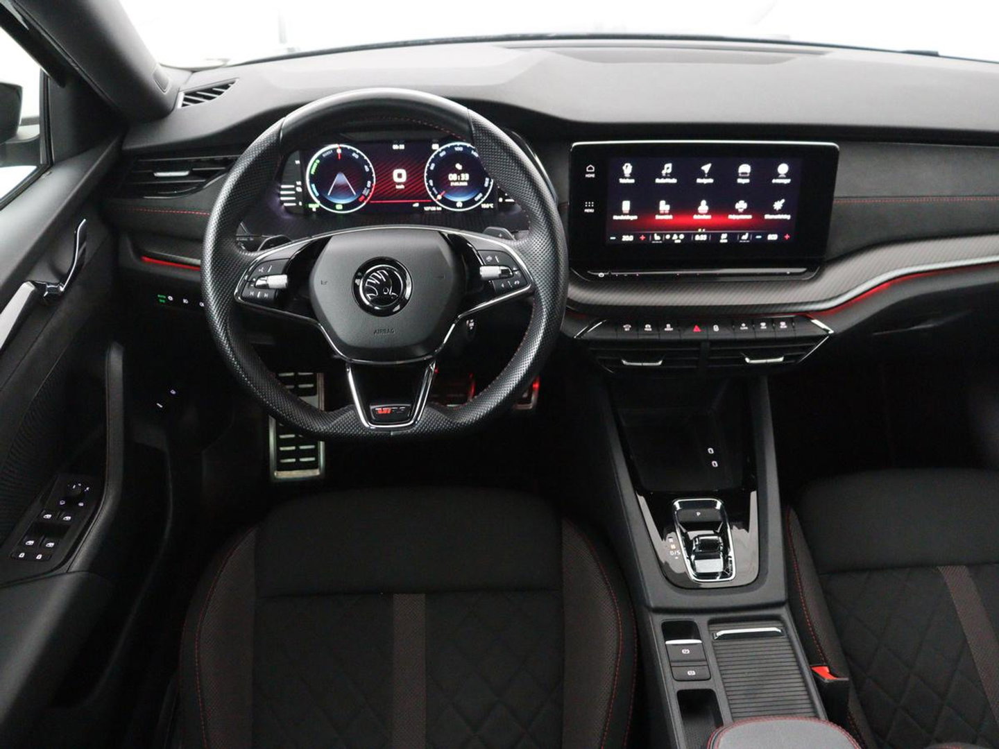 Škoda Octavia 1.4 TSI RS iV PHEV Business | Stoelverwarming | Matrix LED | Carplay | Sportstoelen | Keyless | Virtual Cockpit | Parkeerhulp | Sfeerverlichting | Side Assist | Cruise control | Plug In