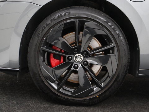 Škoda Octavia 1.4 TSI RS iV PHEV Business | Stoelverwarming | Matrix LED | Carplay | Sportstoelen | Keyless | Virtual Cockpit | Parkeerhulp | Sfeerverlichting | Side Assist | Cruise control | Plug In