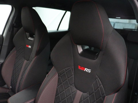 Škoda Octavia 1.4 TSI RS iV PHEV Business | Stoelverwarming | Matrix LED | Carplay | Sportstoelen | Keyless | Virtual Cockpit | Parkeerhulp | Sfeerverlichting | Side Assist | Cruise control | Plug In