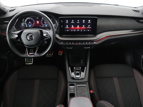 Škoda Octavia 1.4 TSI RS iV PHEV Business | Stoelverwarming | Matrix LED | Carplay | Sportstoelen | Keyless | Virtual Cockpit | Parkeerhulp | Sfeerverlichting | Side Assist | Cruise control | Plug In