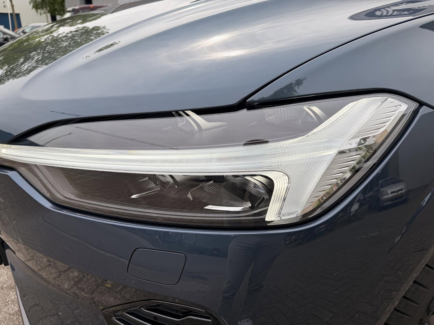 Volvo XC60 2.0 T8 Plug-in hybrid AWD Ultra Dark Facelift model l 21 inc l 360 l stoel verwarming l 455pk