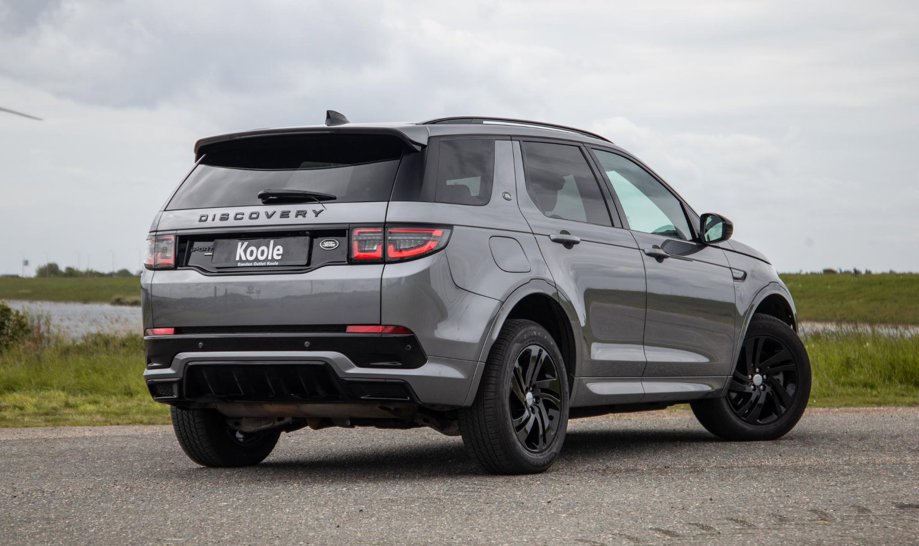 Land Rover Discovery Sport P300e 1.5 R-Dynamic HSE CARPLAY / LEER / DEALER ONDERHOUDEN / CAMERA