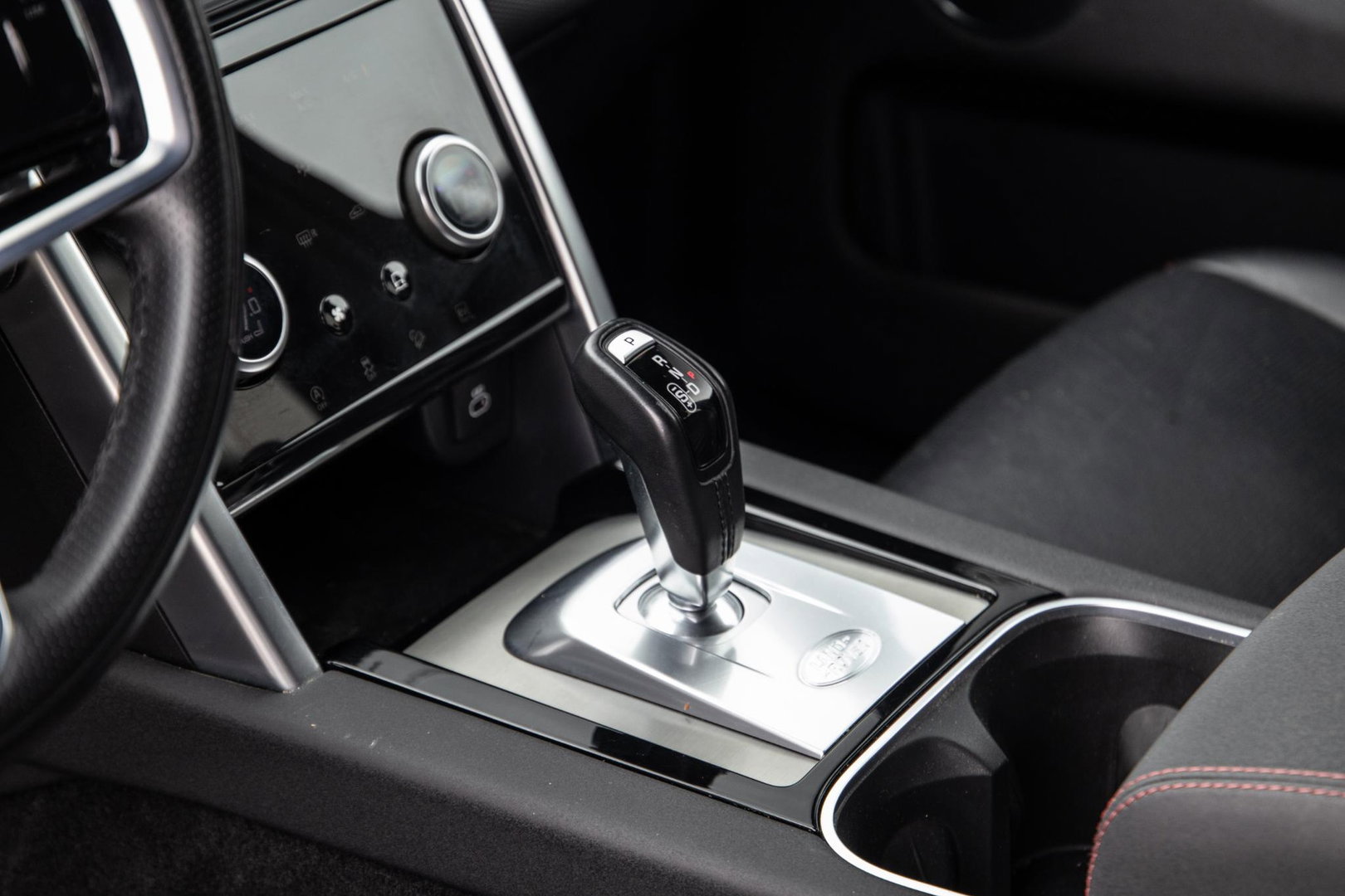 Land Rover Discovery Sport P300e 1.5 R-Dynamic HSE CARPLAY / LEER / DEALER ONDERHOUDEN / CAMERA