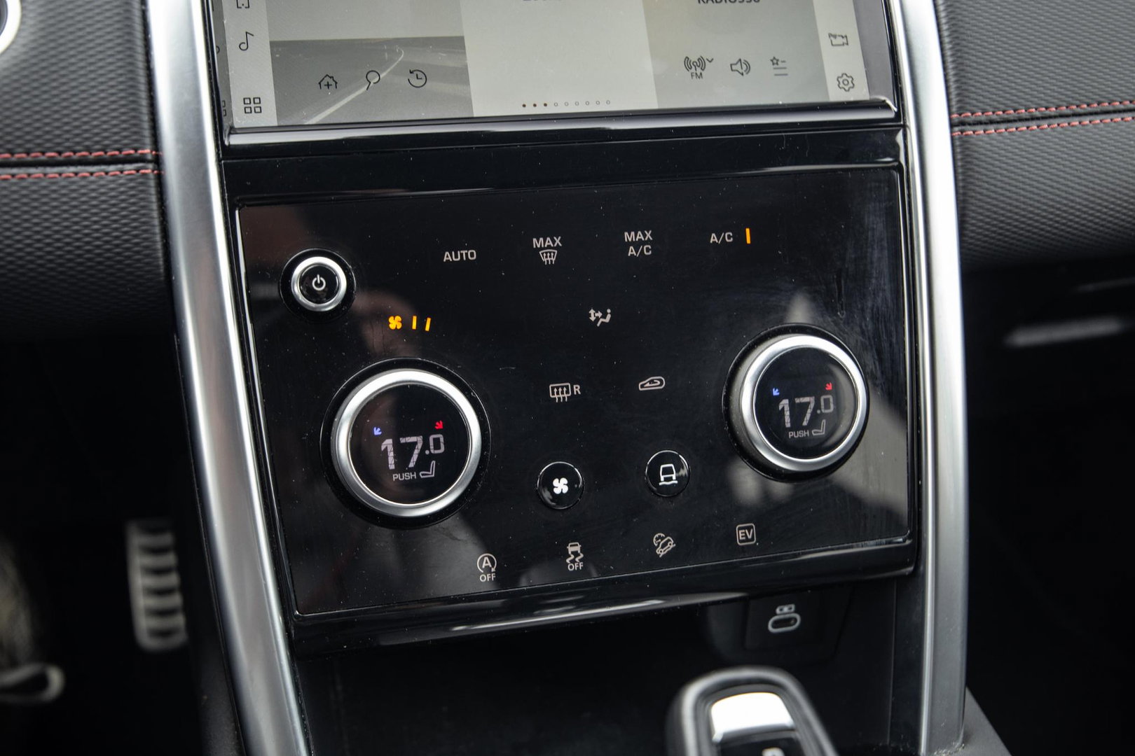 Land Rover Discovery Sport P300e 1.5 R-Dynamic HSE CARPLAY / LEER / DEALER ONDERHOUDEN / CAMERA