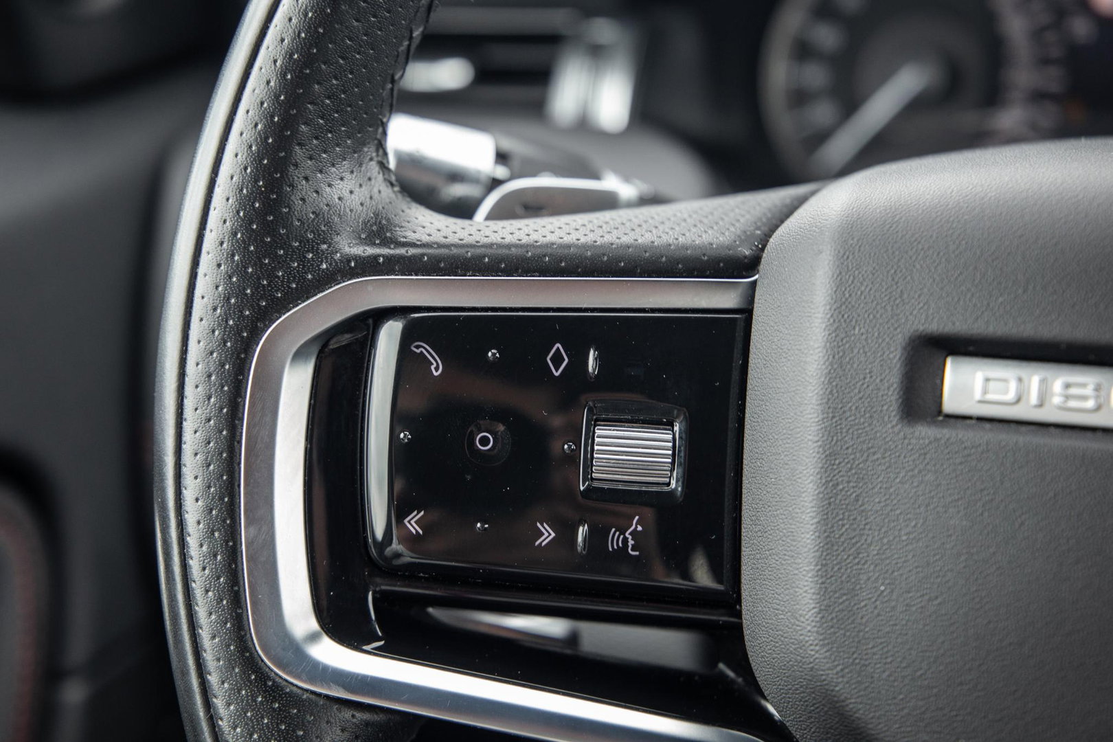 Land Rover Discovery Sport P300e 1.5 R-Dynamic HSE CARPLAY / LEER / DEALER ONDERHOUDEN / CAMERA