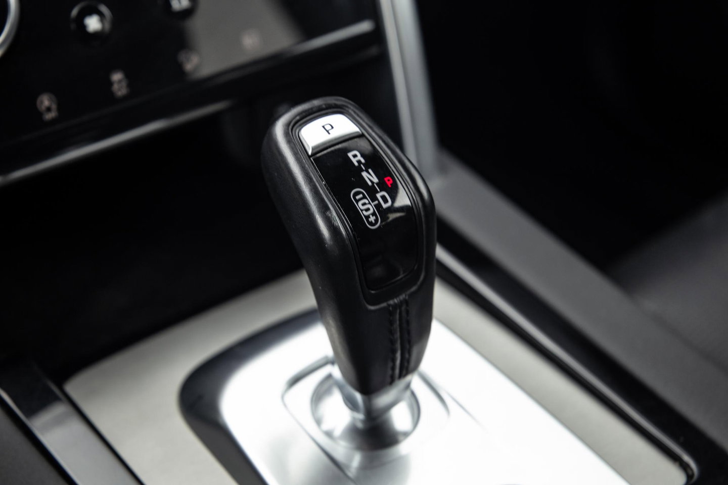 Land Rover Discovery Sport P300e 1.5 R-Dynamic HSE CARPLAY / LEER / DEALER ONDERHOUDEN / CAMERA