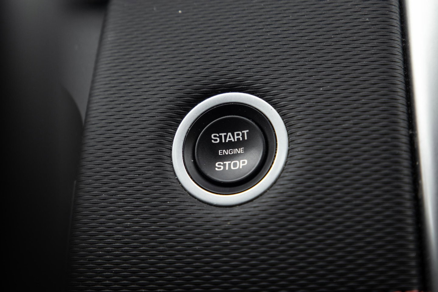 Land Rover Discovery Sport P300e 1.5 R-Dynamic HSE CARPLAY / LEER / DEALER ONDERHOUDEN / CAMERA