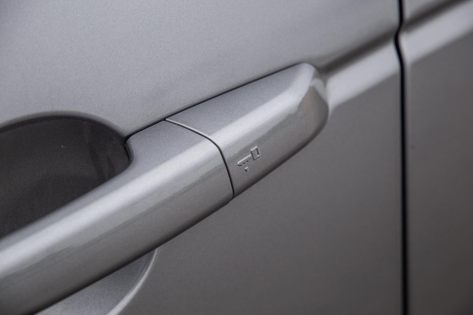 Land Rover Discovery Sport P300e 1.5 R-Dynamic HSE CARPLAY / LEER / DEALER ONDERHOUDEN / CAMERA