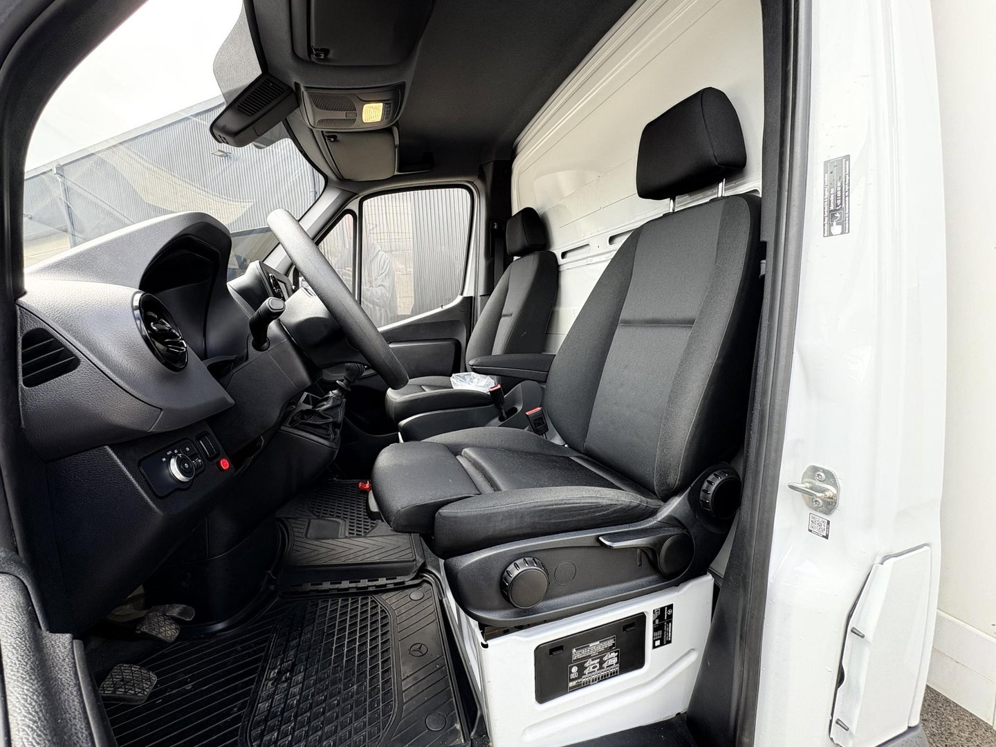 Mercedes-Benz Sprinter 317 1.9 CDI L3 RWD | BAKWAGEN | LAADKLEP 750KG | 800KG Laadvermogen