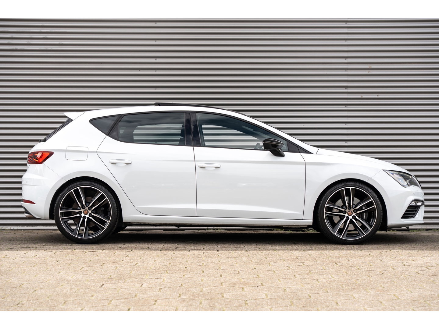 SEAT Leon 2.0 TSI CUPRA PANO BEATS VIRTUAL CAMERA 1 EIGENAAR