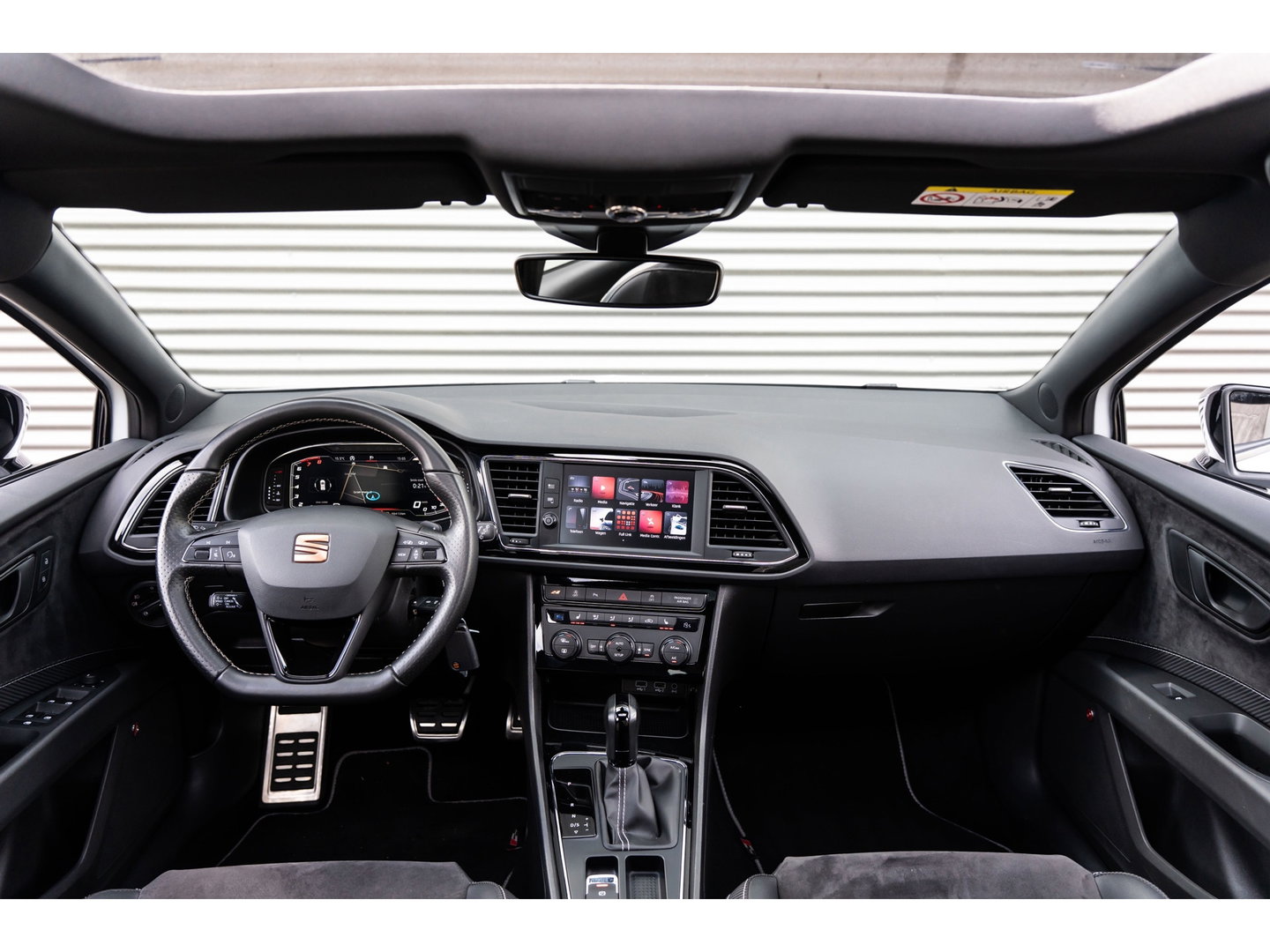 SEAT Leon 2.0 TSI CUPRA PANO BEATS VIRTUAL CAMERA 1 EIGENAAR