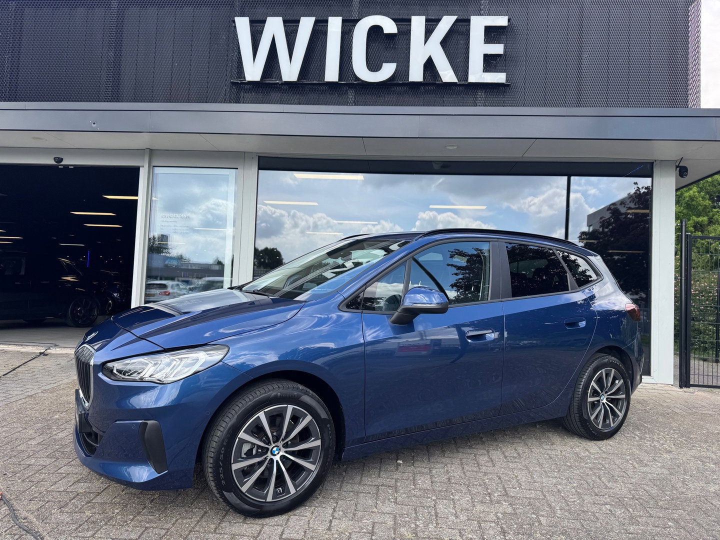 BMW 220i Active Tourer Automaat Led Camera Leder Navigatie