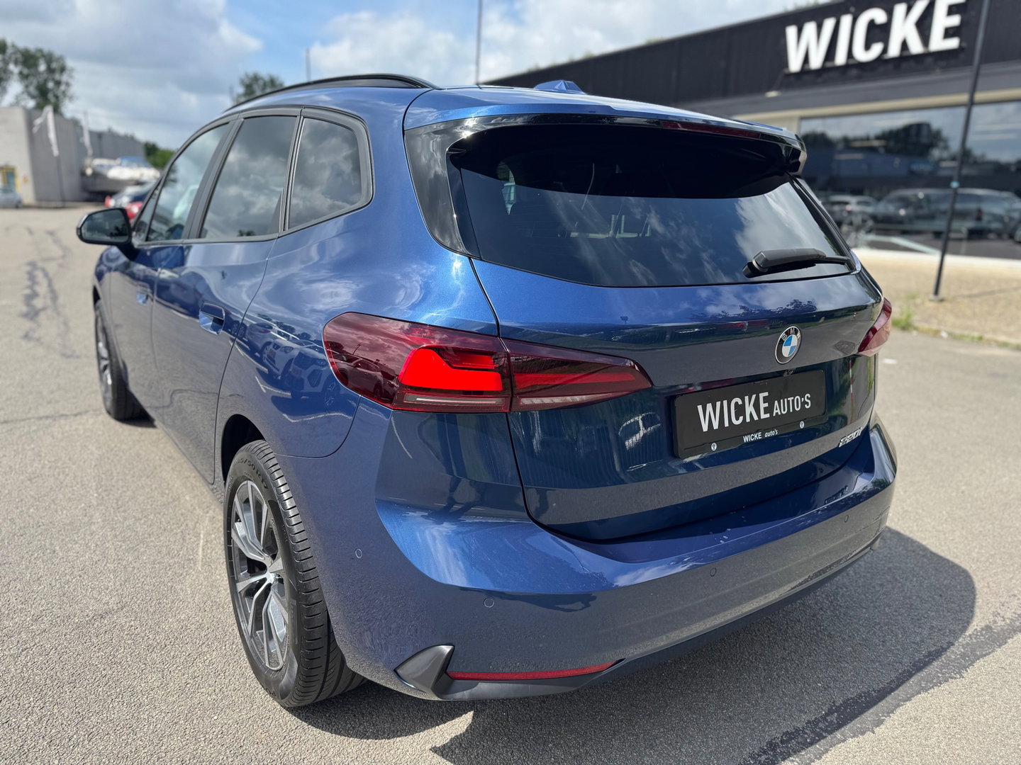 BMW 220i Active Tourer Automaat Led Camera Leder Navigatie