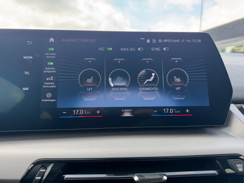 BMW 220i Active Tourer Automaat Led Camera Leder Navigatie