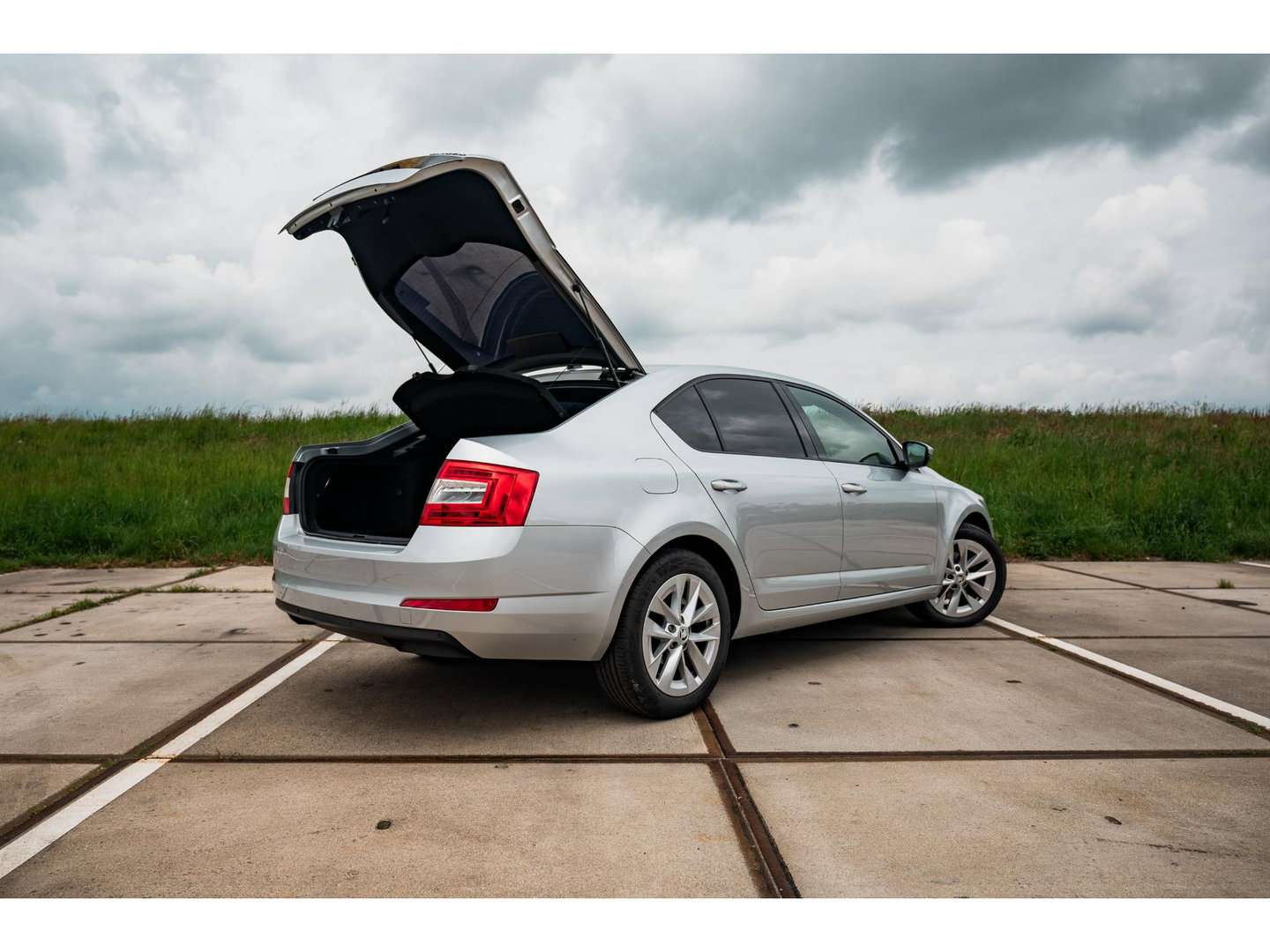 Škoda Octavia 1.0 TSI DSG Greentech Ambition Business | CLIMA | CRUISE | SUNSET