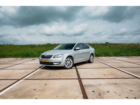 Škoda Octavia 1.0 TSI DSG Greentech Ambition Business | CLIMA | CRUISE | SUNSET