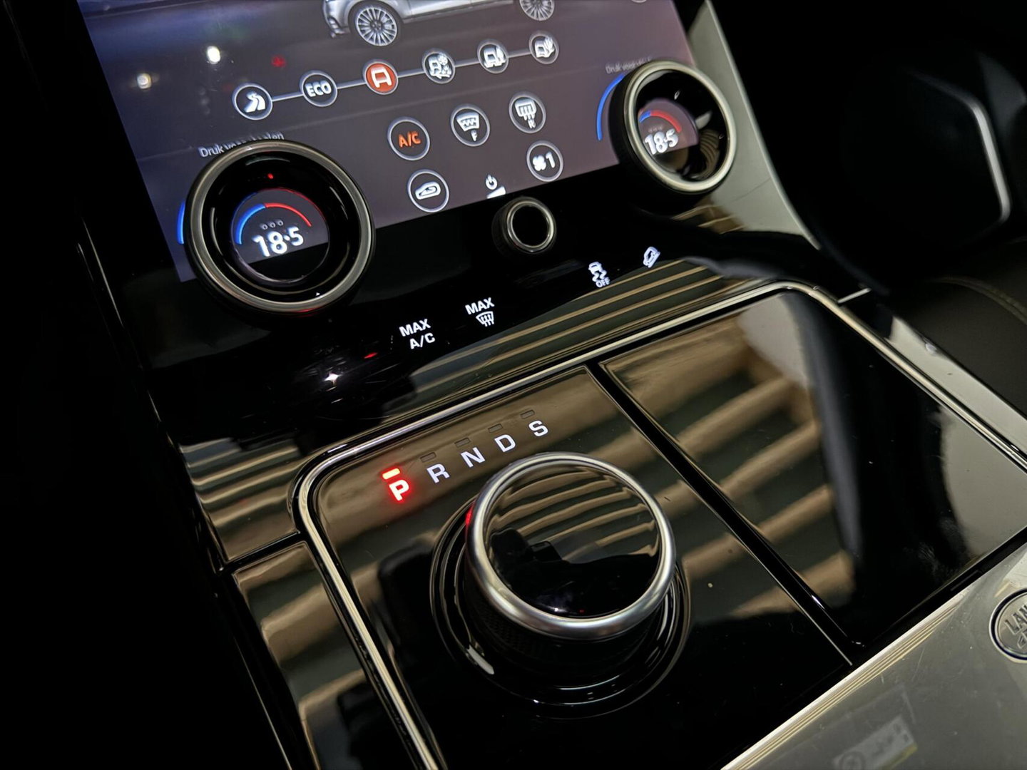 Land Rover Range Rover Velar 2.0 P250 AWD R Dynamic Pano Meridian HUD NAP