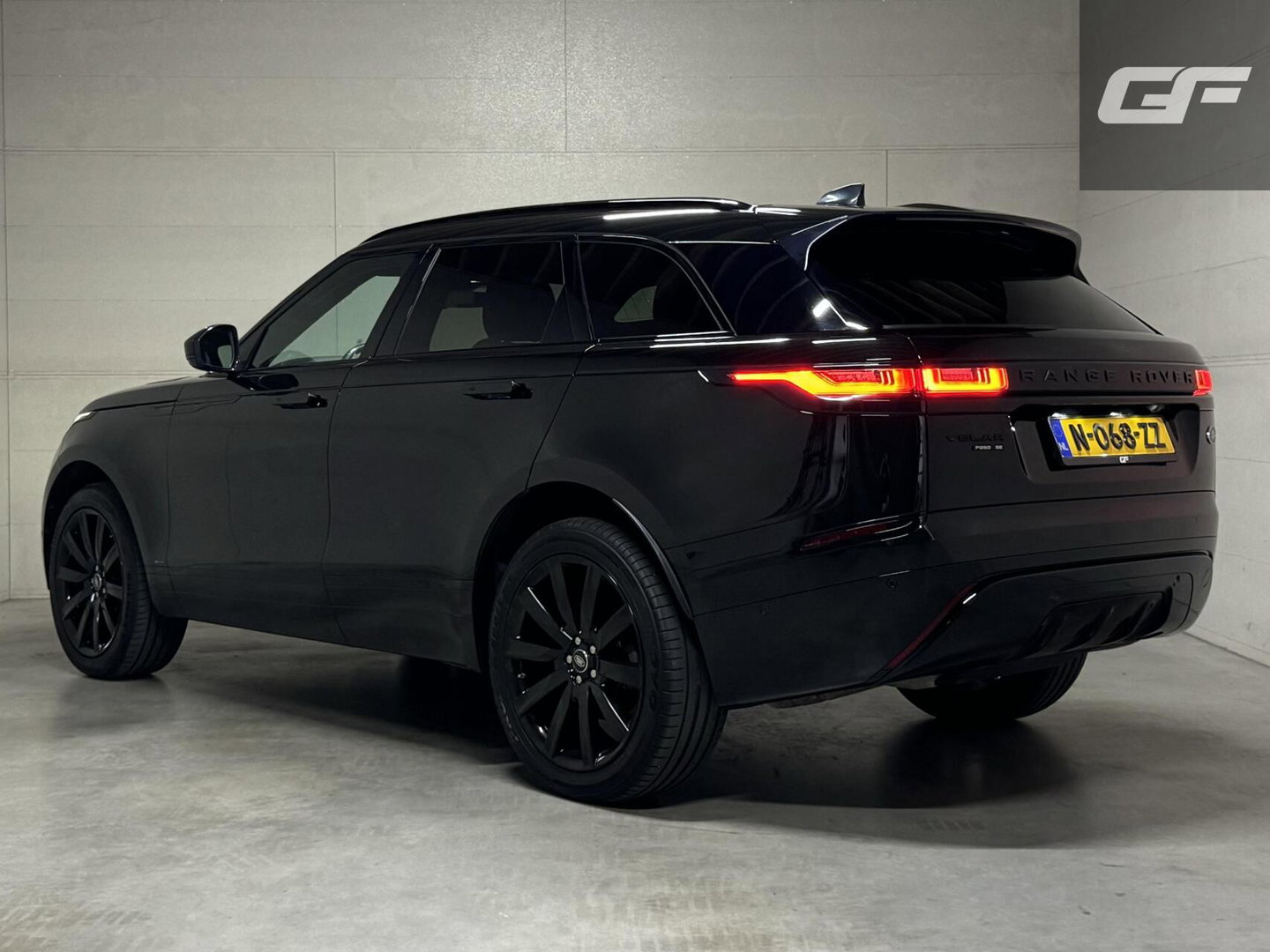 Land Rover Range Rover Velar 2.0 P250 AWD R Dynamic Pano Meridian HUD NAP