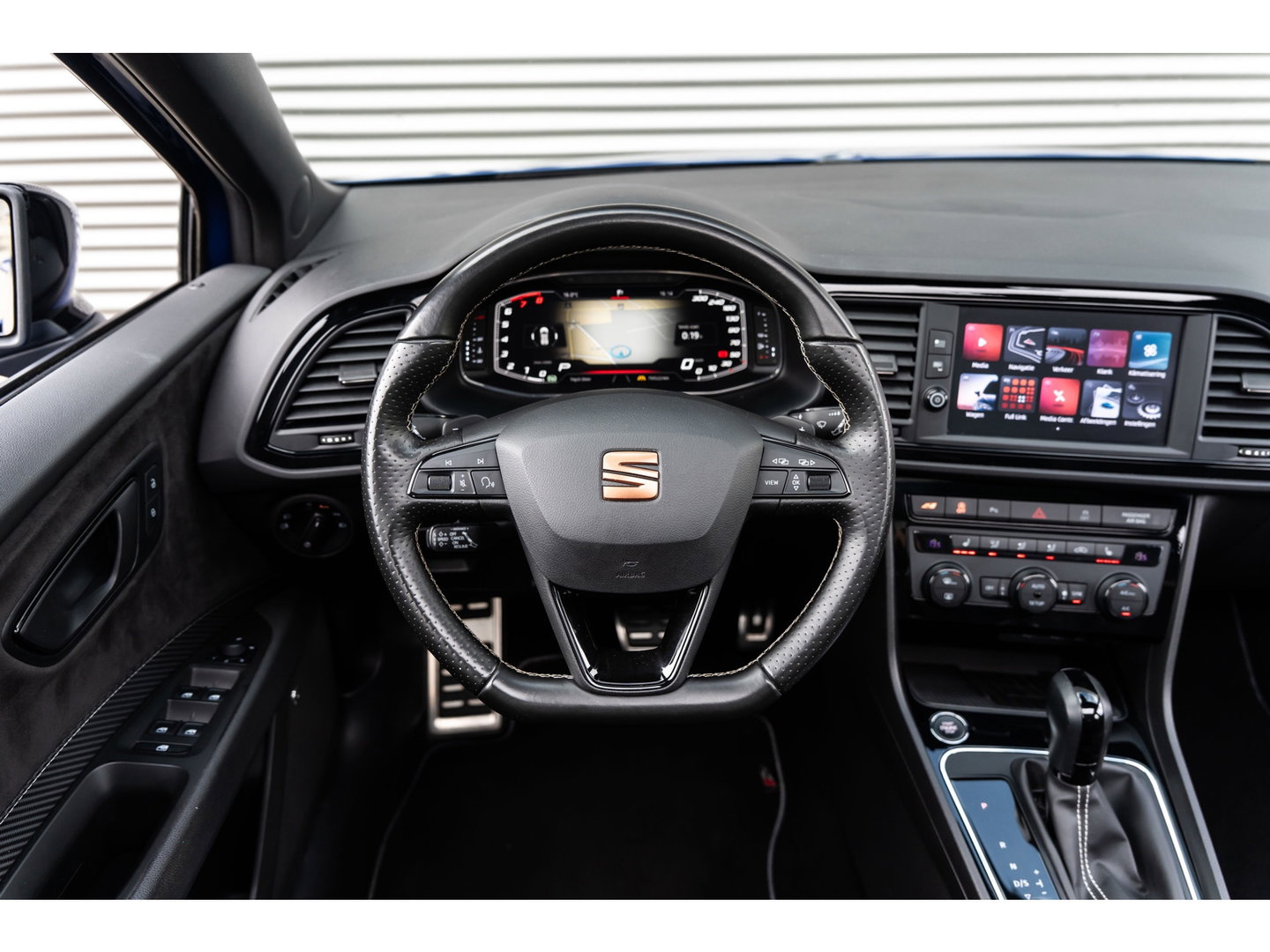 SEAT Leon ST 2.0 TSI CUPRA 300 PERFORMANCE PANO BREMBO BEATS