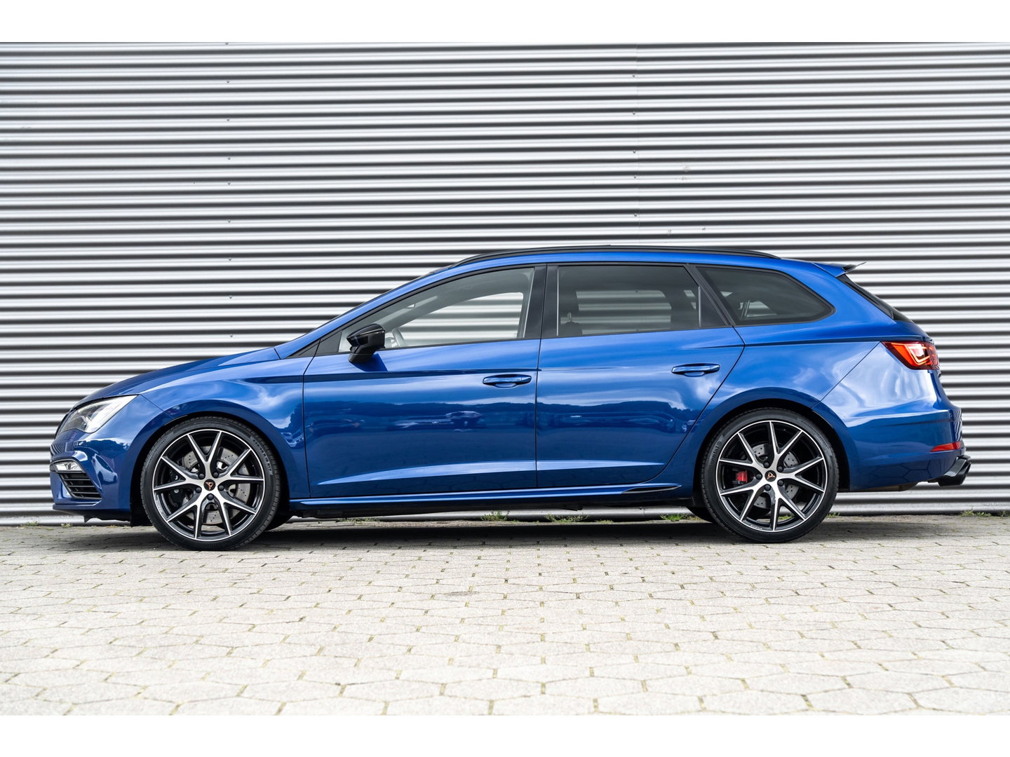SEAT Leon ST 2.0 TSI CUPRA 300 PERFORMANCE PANO BREMBO BEATS