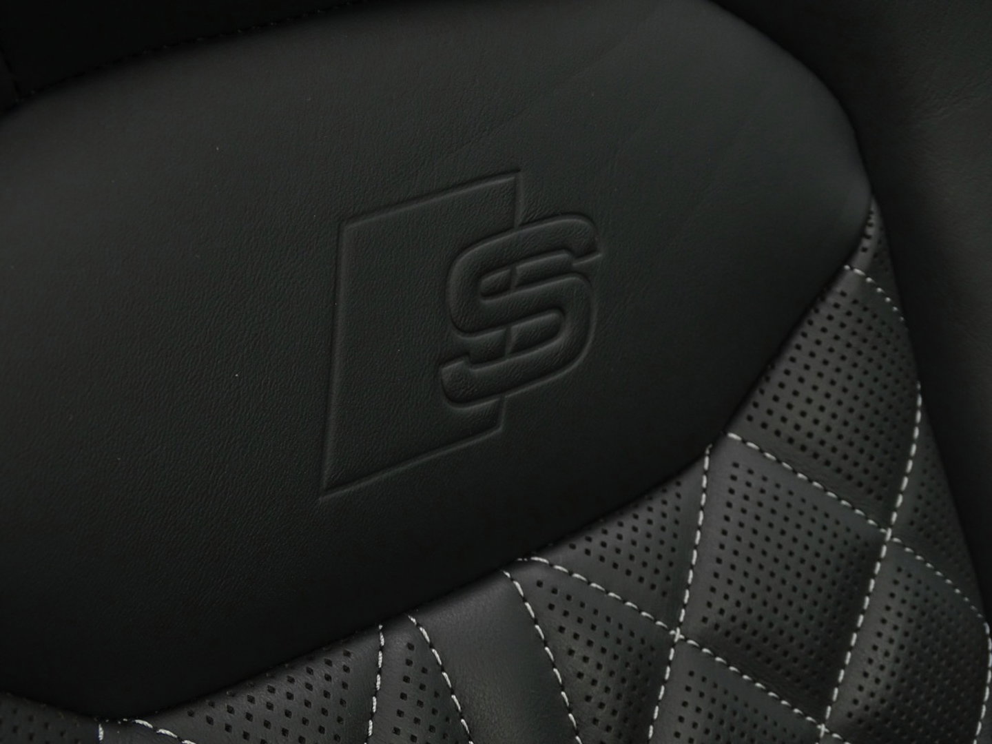 Audi Q7 55 TFSIe 381PK Quattro S-line / B&O / Massage / Softclose / 360°