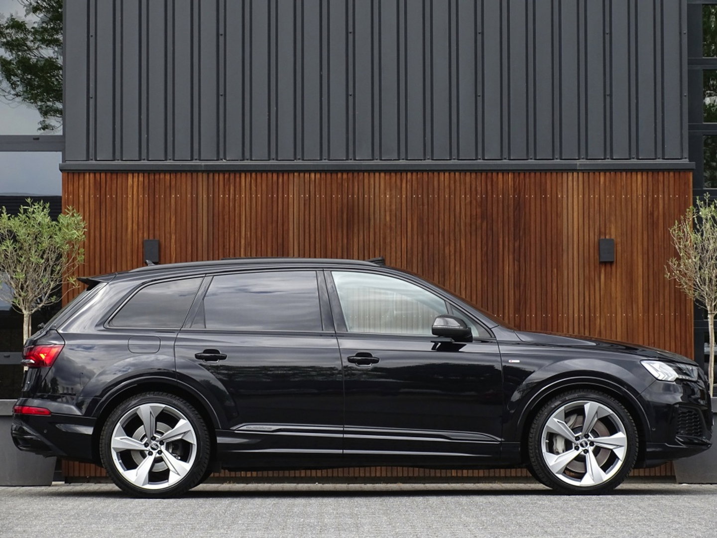 Audi Q7 55 TFSIe 381PK Quattro S-line / B&O / Massage / Softclose / 360°