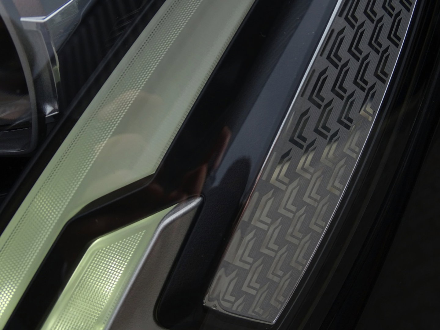 Audi Q7 55 TFSIe 381PK Quattro S-line / B&O / Massage / Softclose / 360°