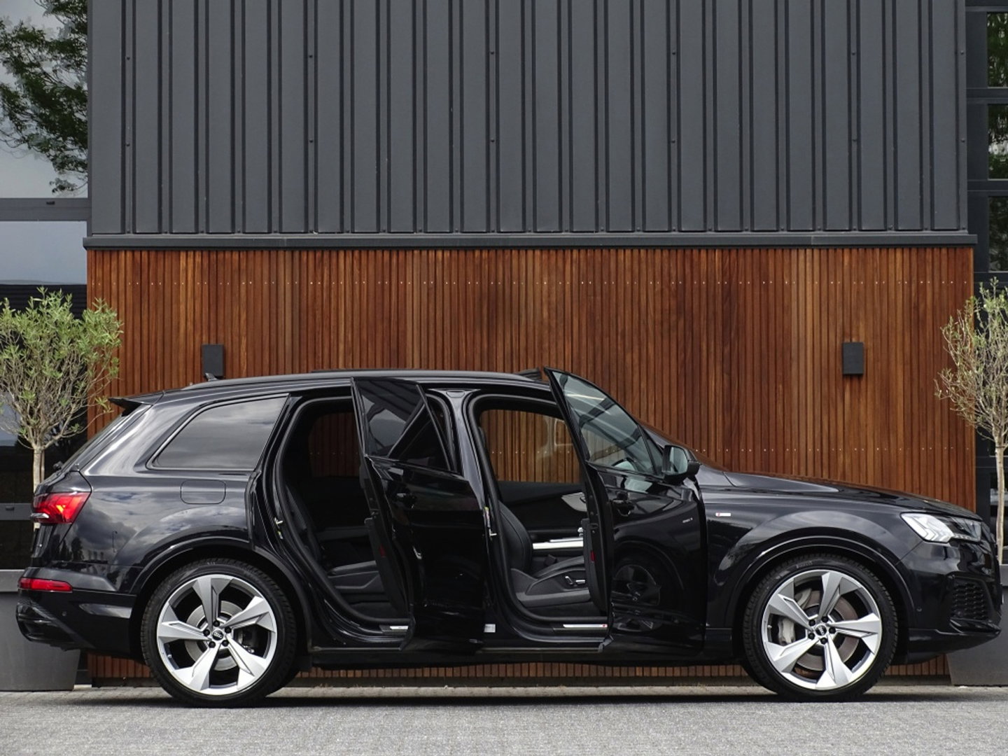 Audi Q7 55 TFSIe 381PK Quattro S-line / B&O / Massage / Softclose / 360°