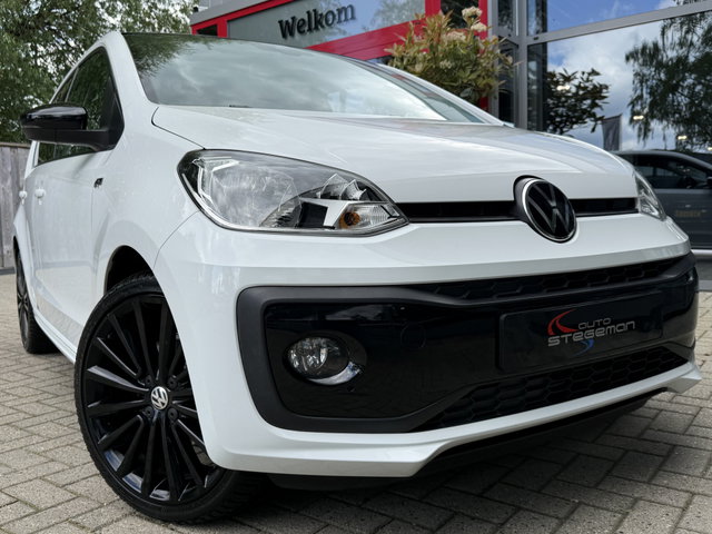Volkswagen up! - 1.0 *!* R-LINE *!* ECC/ CRUISE/ 17 INCH/ CAMERA/ STOELVERWARMING *!*