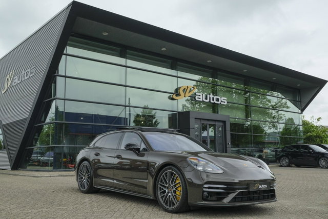 Porsche Panamera - Sport Turismo 4.0 V8 Turbo S 700pk E-Hybrid Panoramadak Keramisch Luchtvering 4-wielsturing NLauto 1e eigenaar!