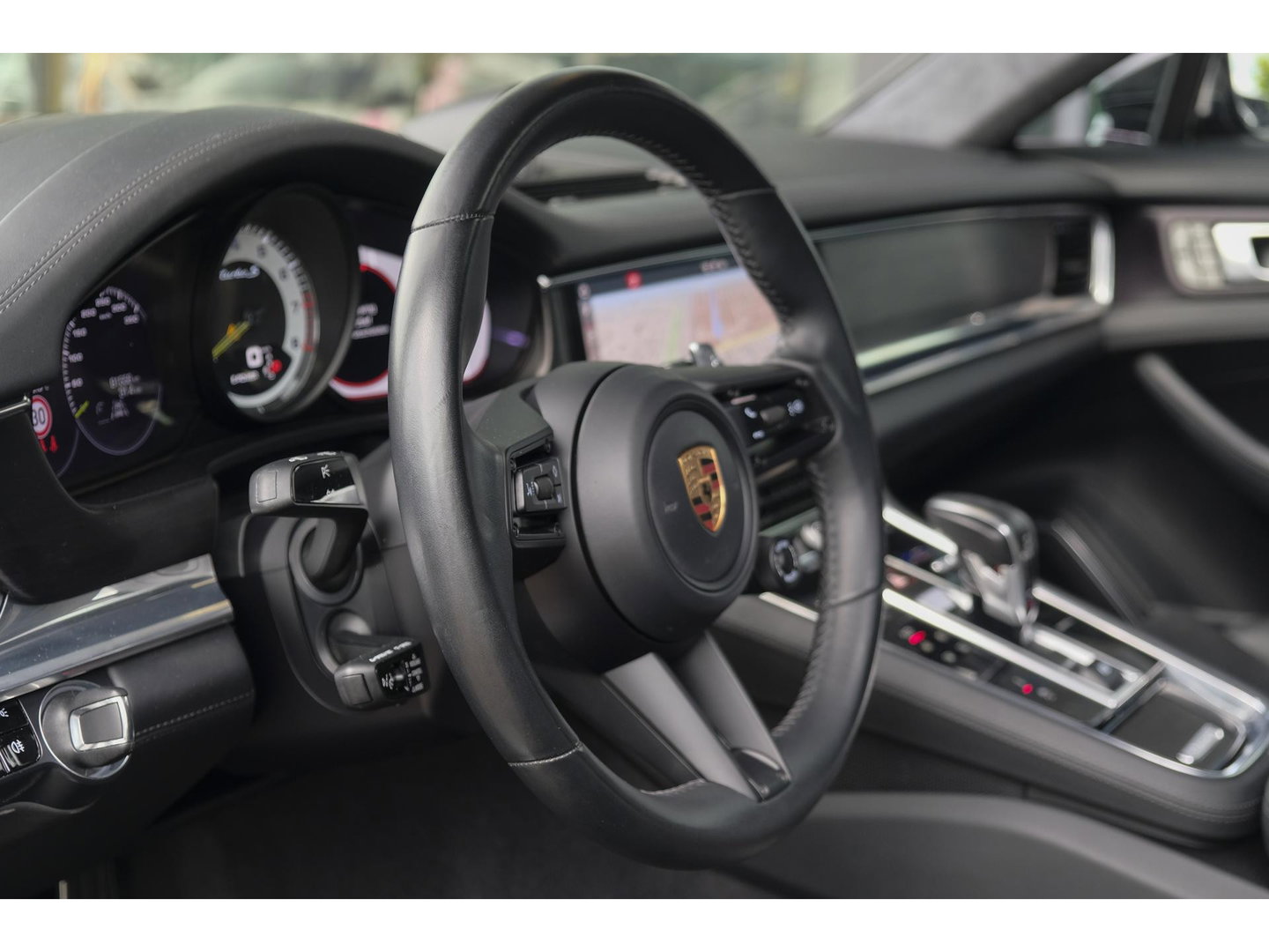 Porsche Panamera Sport Turismo 4.0 V8 Turbo S 700pk E-Hybrid Panoramadak Keramisch Luchtvering 4-wielsturing NLauto 1e eigenaar!