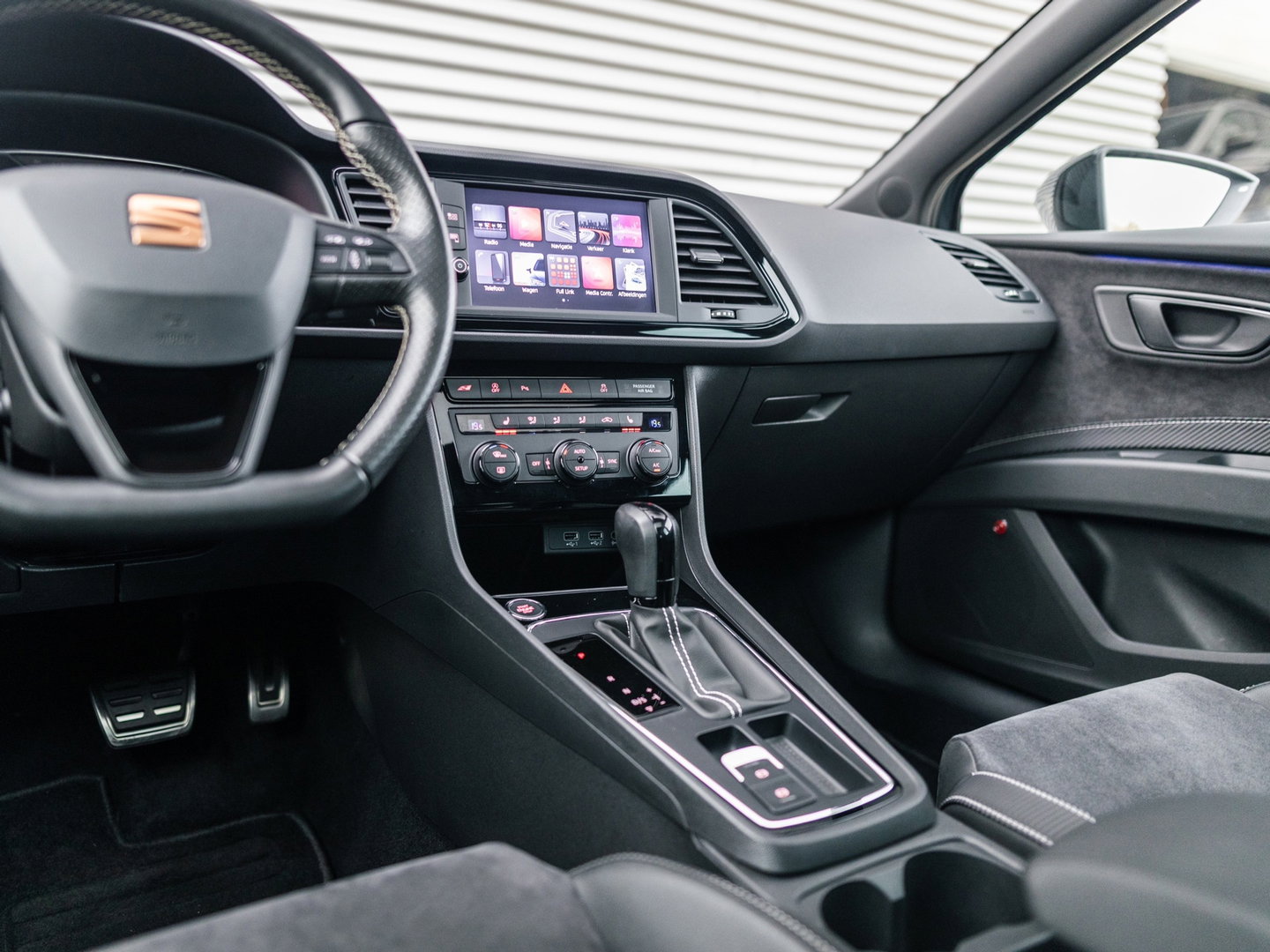 SEAT Leon 2.0 TSI CUPRA PANO BEATS VIRTUAL CAMERA KEYLESS