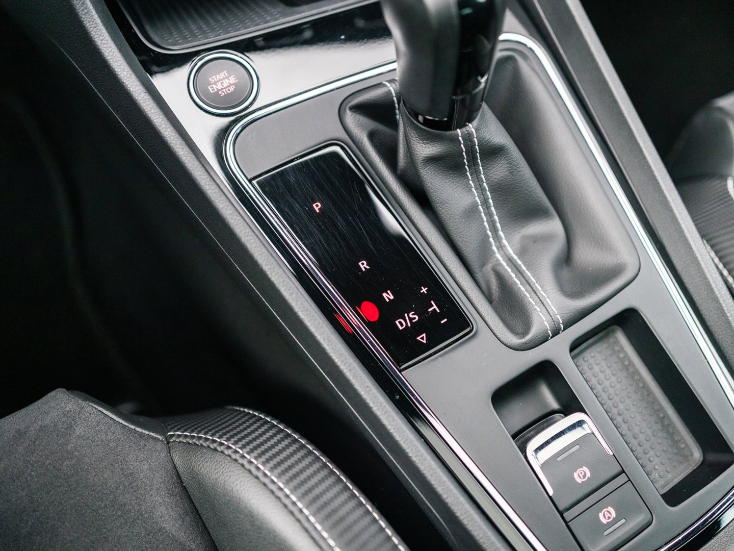 SEAT Leon 2.0 TSI CUPRA PANO BEATS VIRTUAL CAMERA KEYLESS
