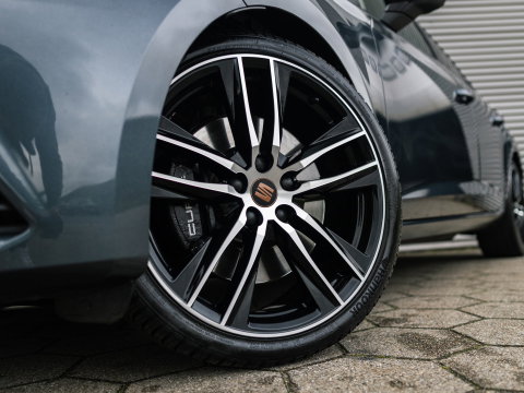 SEAT Leon 2.0 TSI CUPRA PANO BEATS VIRTUAL CAMERA KEYLESS