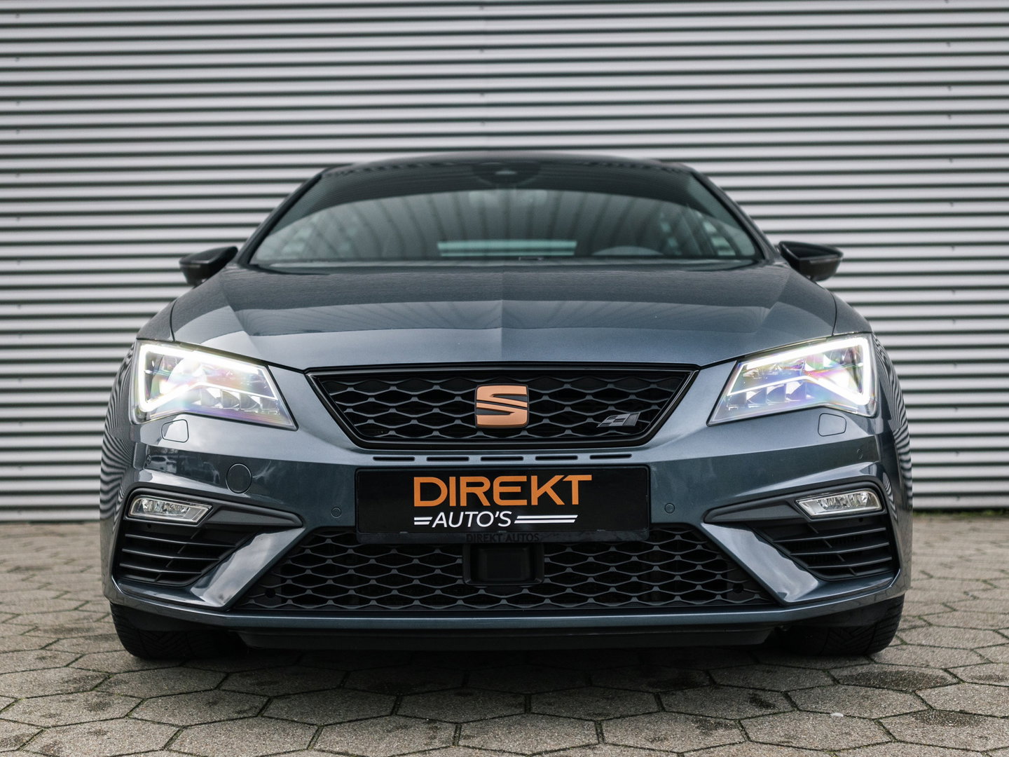 SEAT Leon 2.0 TSI CUPRA PANO BEATS VIRTUAL CAMERA KEYLESS