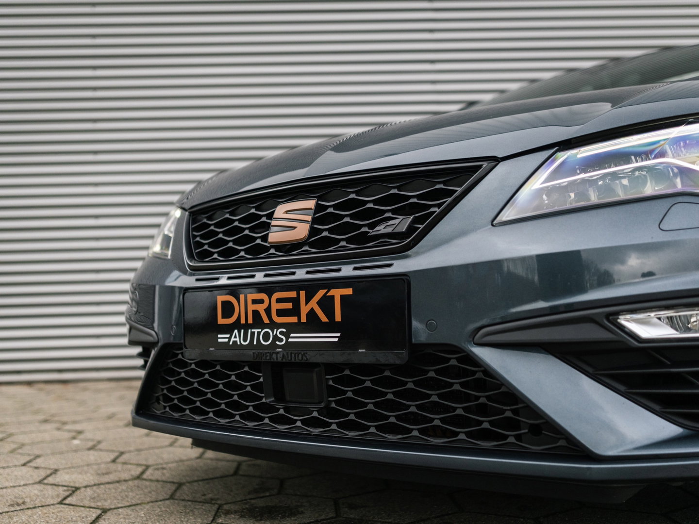 SEAT Leon 2.0 TSI CUPRA PANO BEATS VIRTUAL CAMERA KEYLESS