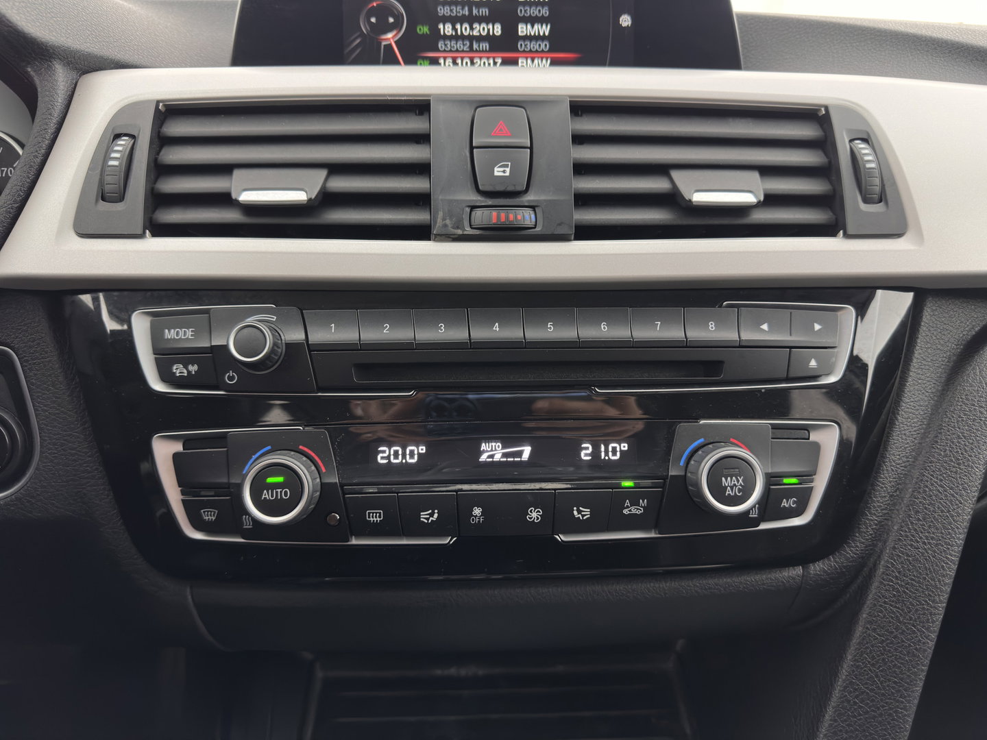 BMW 3-serie 330e Executive (Plug-In) Aut. *LEATHER | FULL-LED | SPORTSEATS | NAVI-FULLMAP | PRIVACY-GLASS | ECC | PDC | CRUISE | 17''ALU*