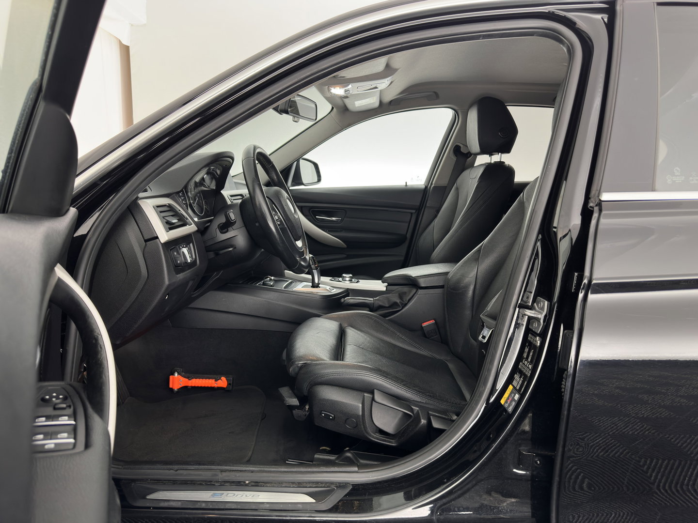 BMW 3-serie 330e Executive (Plug-In) Aut. *LEATHER | FULL-LED | SPORTSEATS | NAVI-FULLMAP | PRIVACY-GLASS | ECC | PDC | CRUISE | 17''ALU*