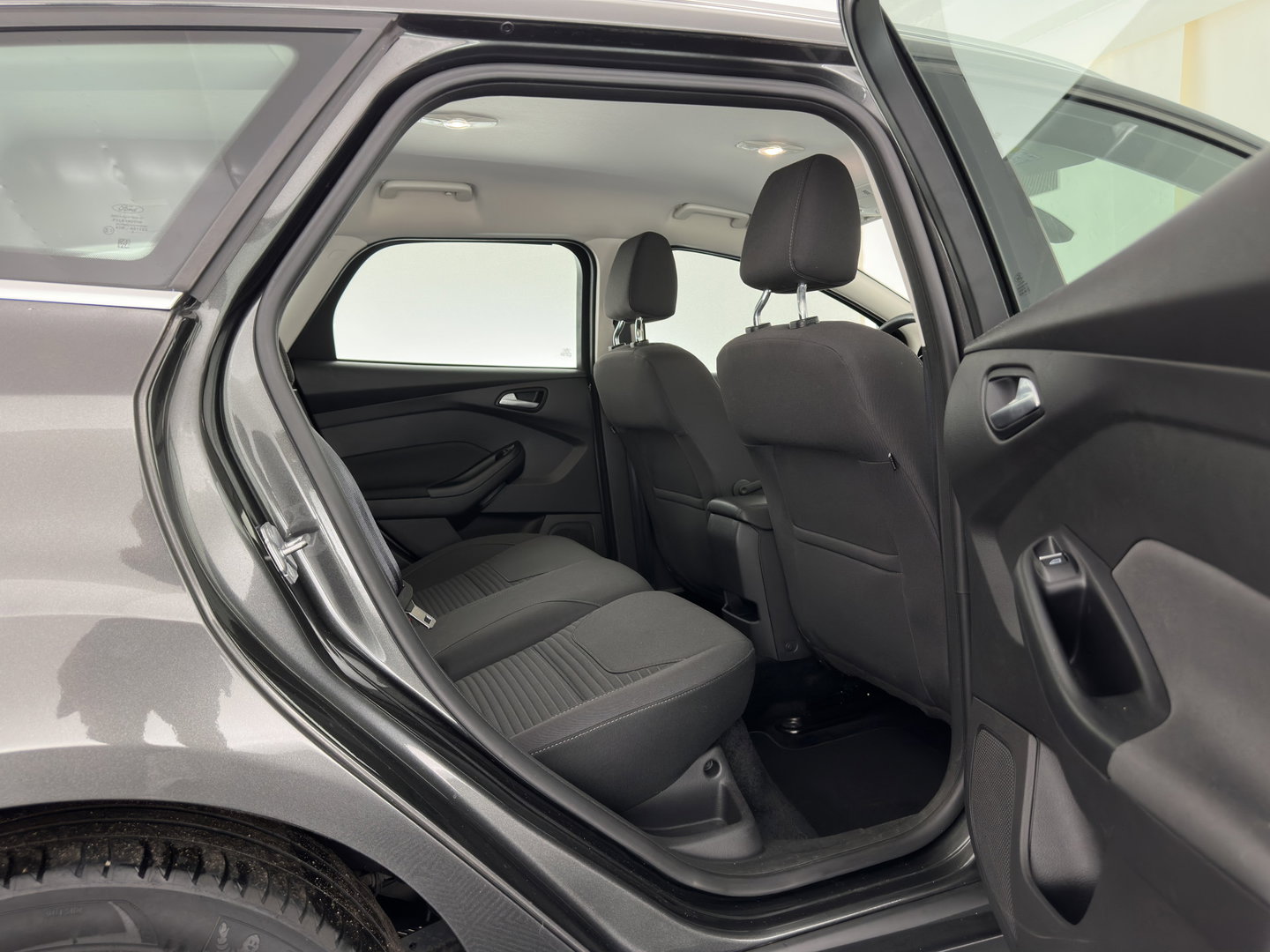 Ford FOCUS Wagon 1.5 TDCI Titanium *NAVI-FULLMAP | KEYLESS | COMFORTSEATS | SYNC-AUDIO | ECC | PDC | CRUISE | 16''ALU*