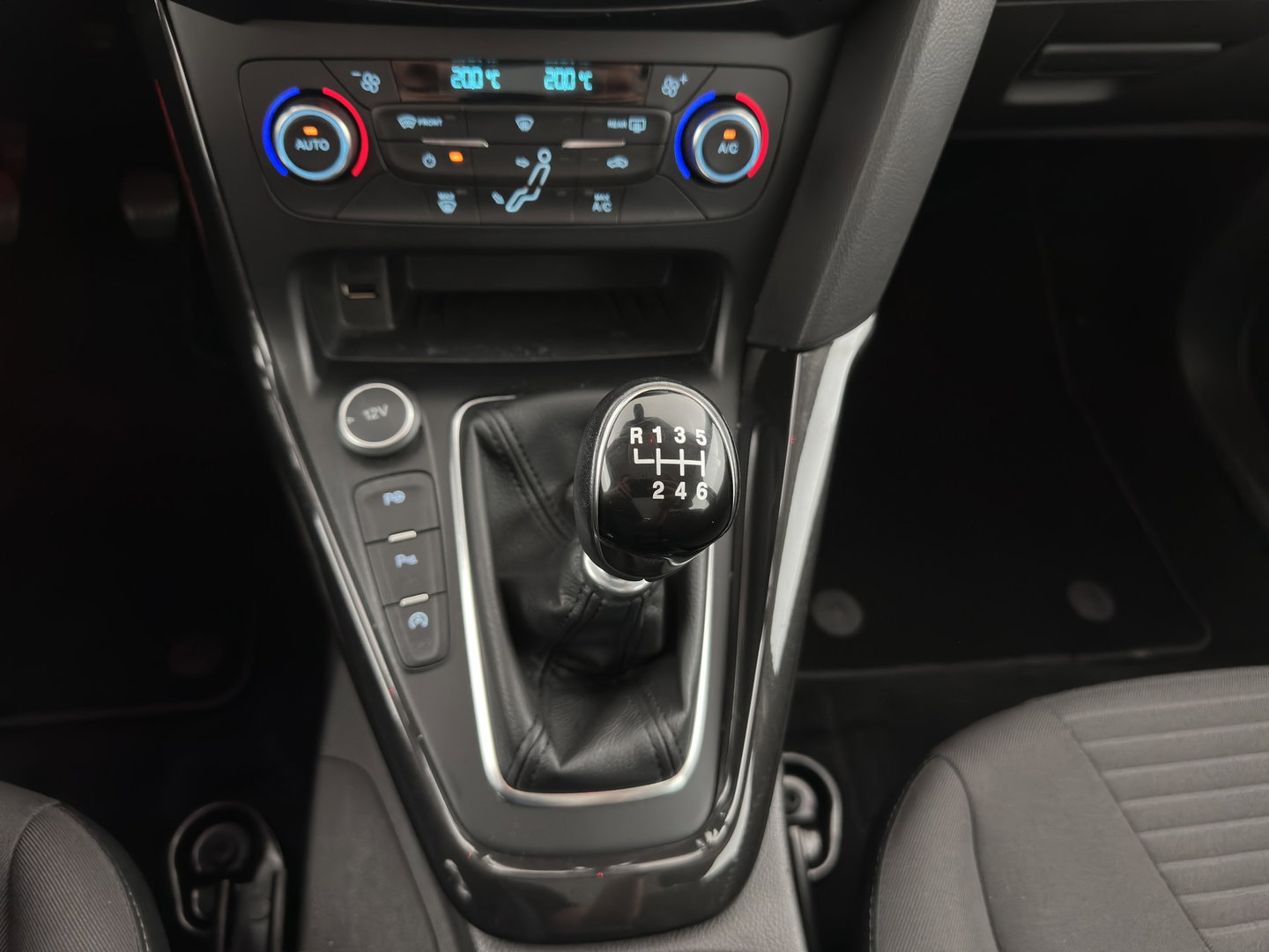 Ford FOCUS Wagon 1.5 TDCI Titanium *NAVI-FULLMAP | KEYLESS | COMFORTSEATS | SYNC-AUDIO | ECC | PDC | CRUISE | 16''ALU*